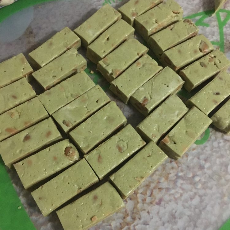 花生抹茶牛轧糖步骤9