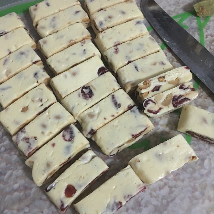 花生蔓越莓牛轧糖步骤8