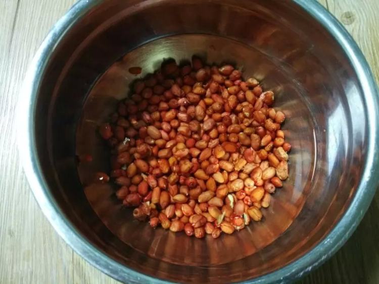 酒鬼花生步骤1