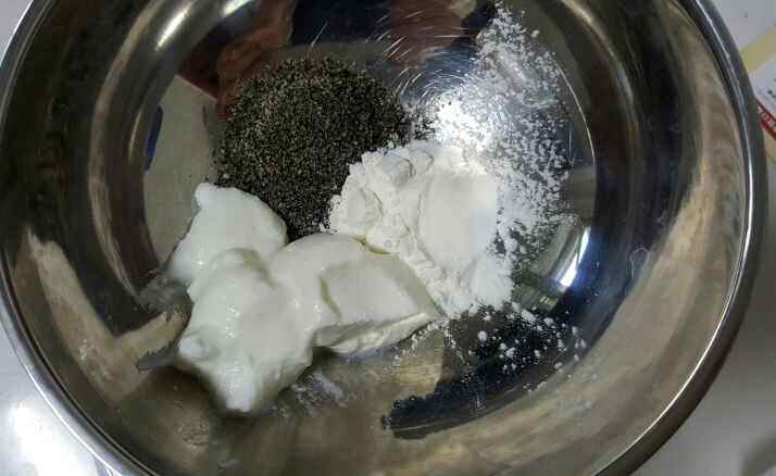 黑芝麻酸奶溶豆步骤1