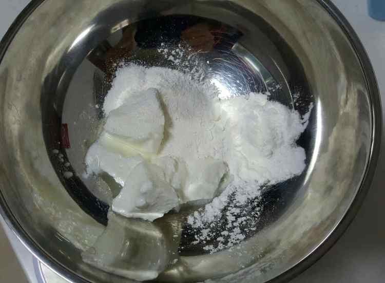 椰子味酸奶溶豆步骤1