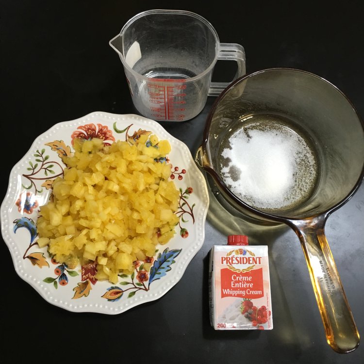 菠萝冰激凌酸奶步骤1