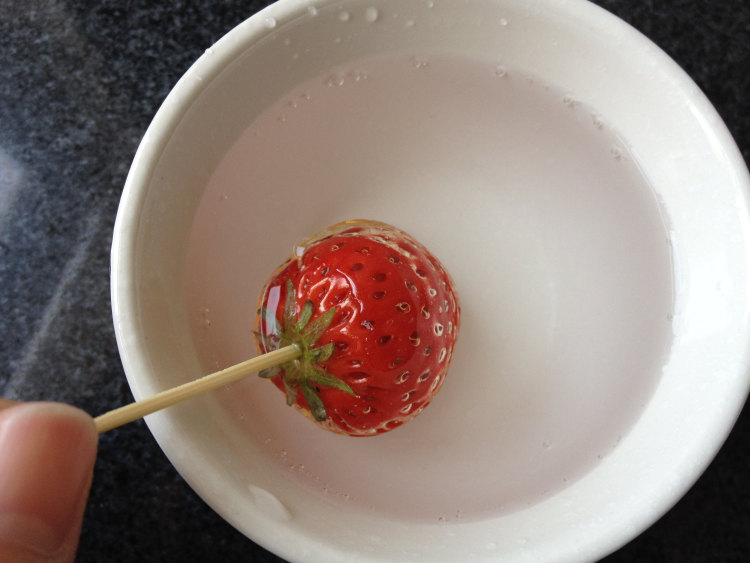 冰糖草莓步骤7