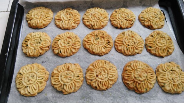 香酥葱油饼干步骤10