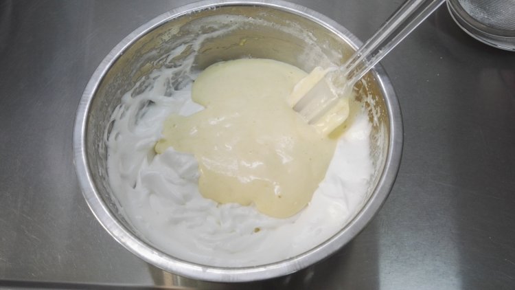 香葱火腿戚风步骤8