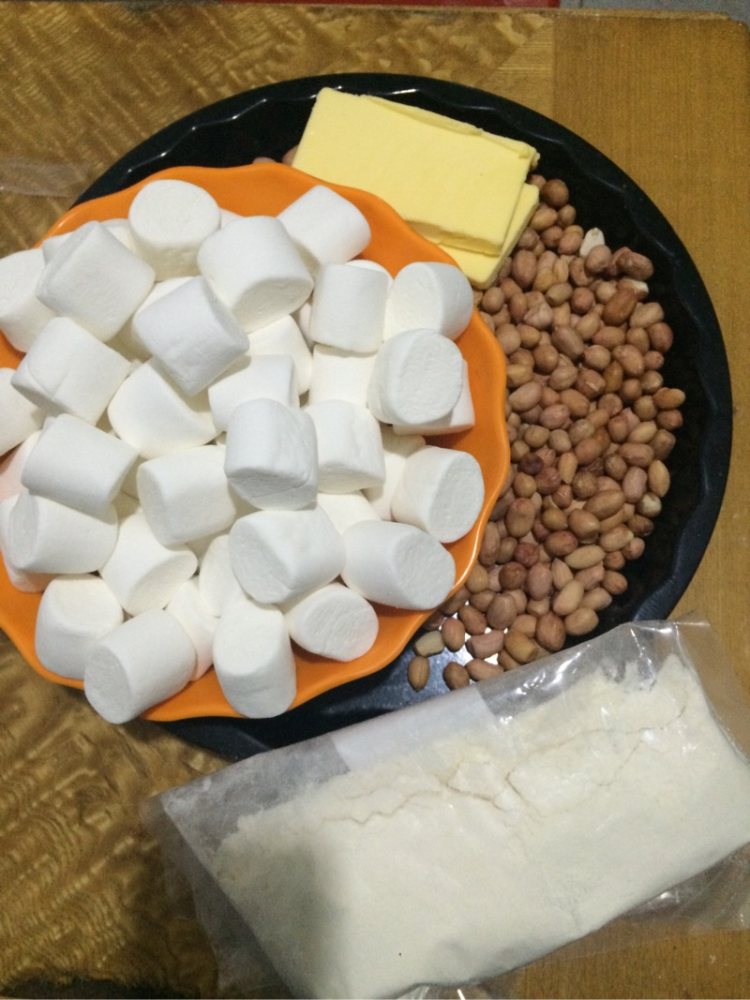 电饭煲牛扎糖步骤1