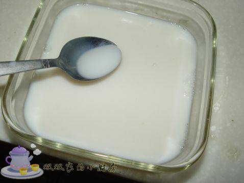 樱桃椰浆双色果冻步骤3