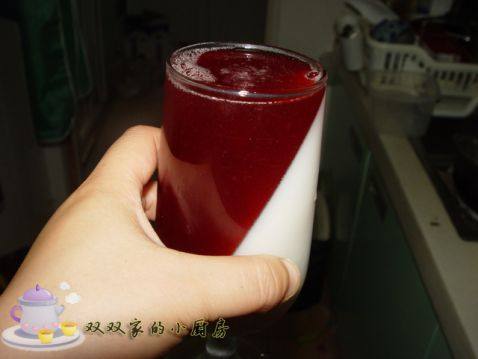 樱桃椰浆双色果冻步骤7