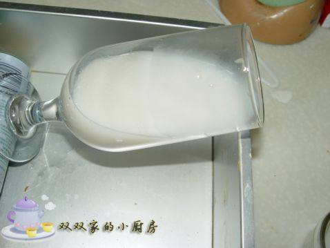 樱桃椰浆双色果冻步骤2