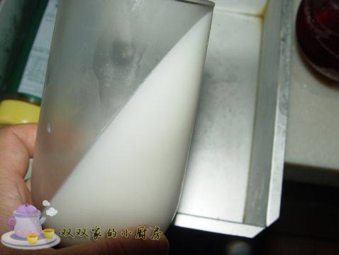 樱桃椰浆双色果冻步骤6