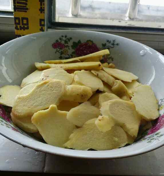 红糖姜片步骤1