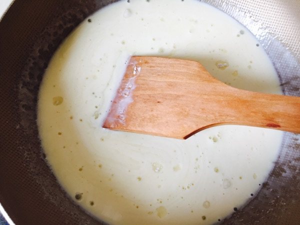 淡奶油版花生牛轧糖步骤3