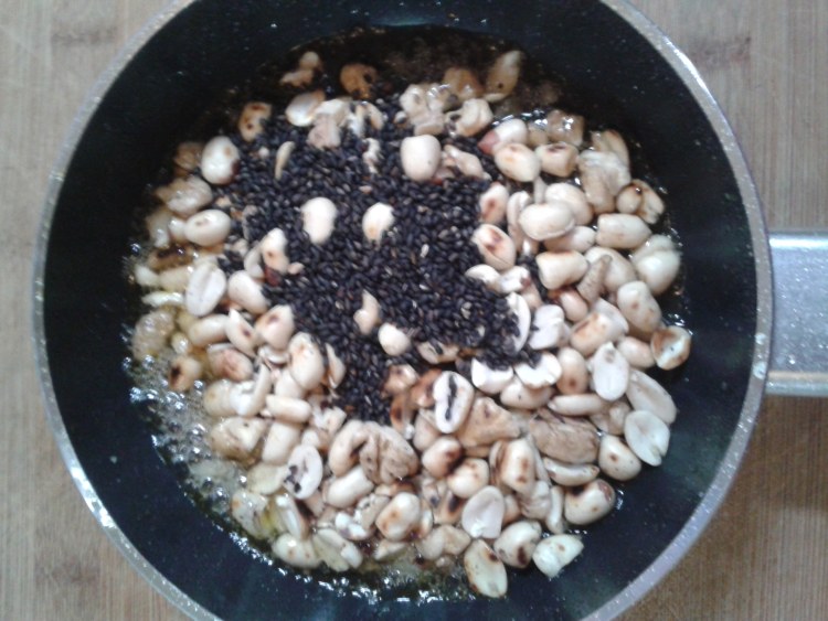核桃花生芝麻糖步骤6