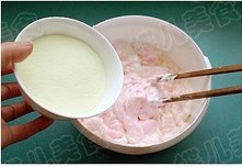 草莓味花生牛轧糖步骤7