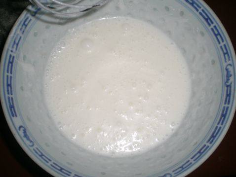 巧克力围边双莓蛋糕步骤1
