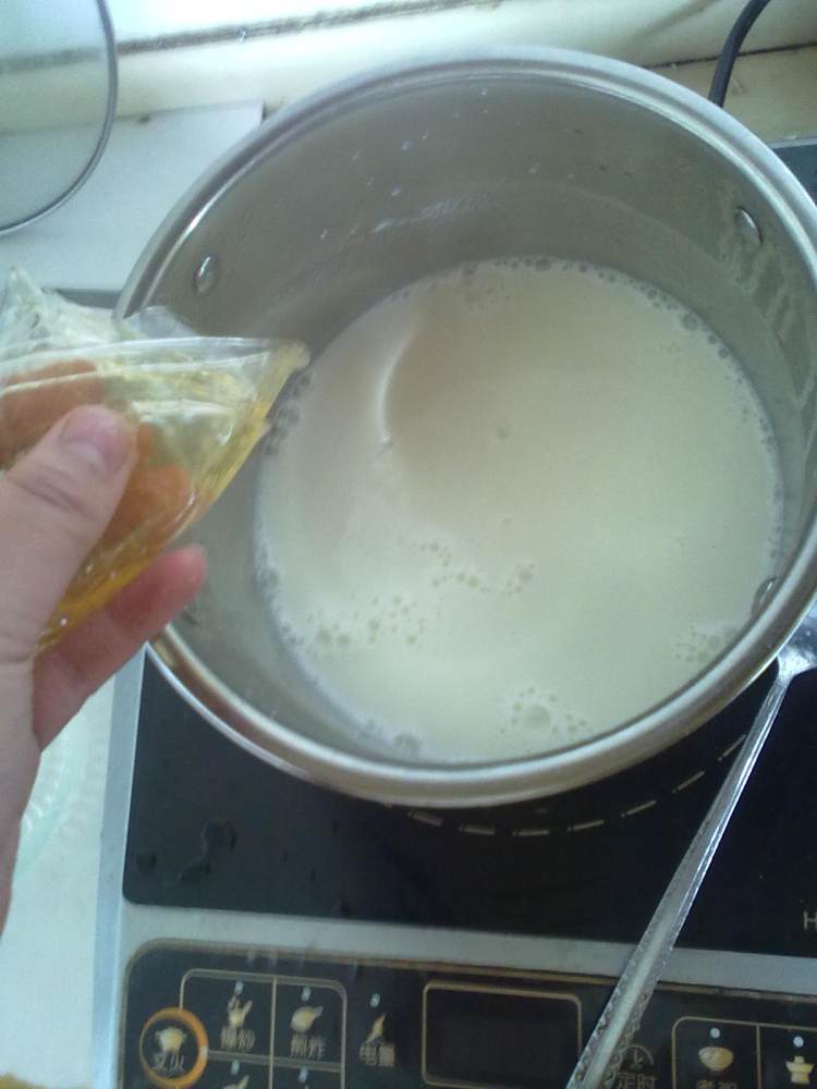 蓝莓牛奶布丁步骤5