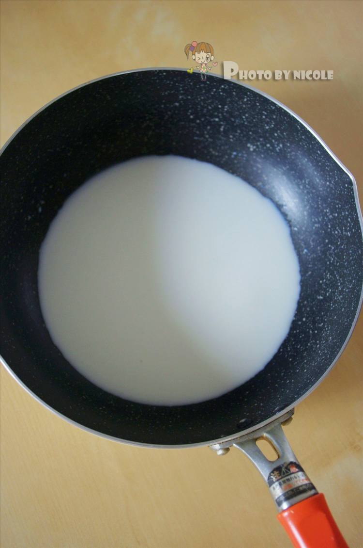 柚香蓝莓面包布丁步骤2