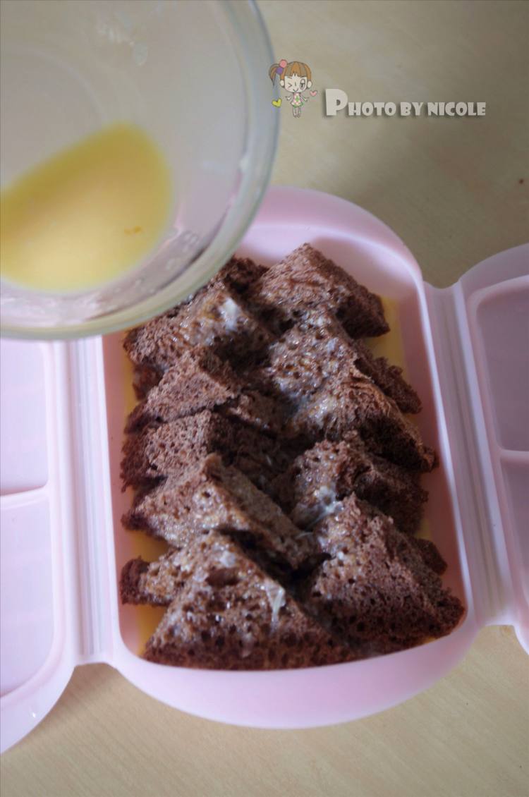 柚香蓝莓面包布丁步骤4