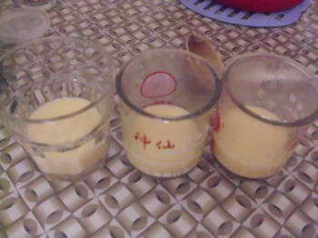 双色牛奶布丁步骤7