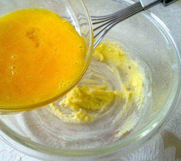美味杏仁酸奶蛋黄挞步骤3