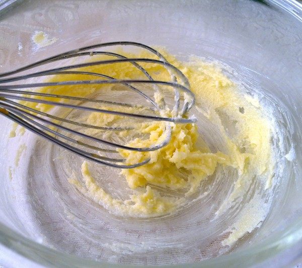 美味杏仁酸奶蛋黄挞步骤2