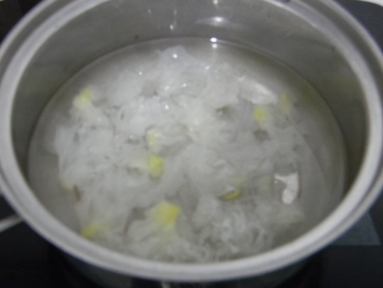 银耳红枣羹步骤3