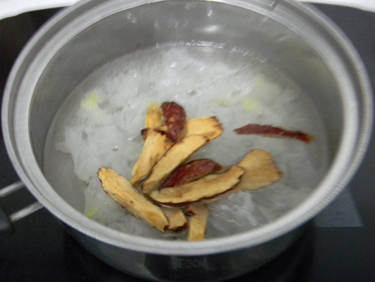 银耳红枣羹步骤4
