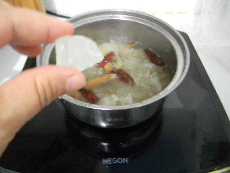银耳红枣羹步骤5