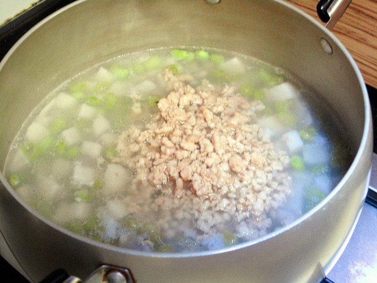 芋艿毛豆肉沫羹步骤6