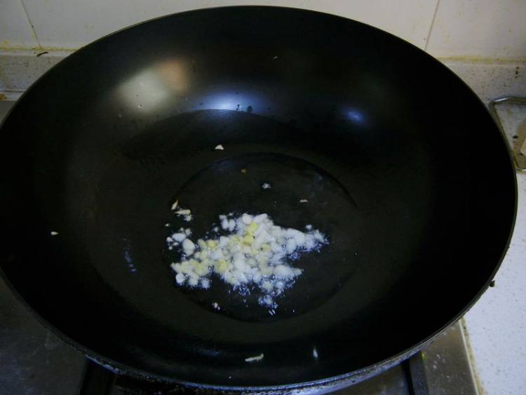 香菇虾仁豆腐羹步骤6