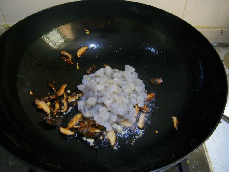 香菇虾仁豆腐羹步骤8