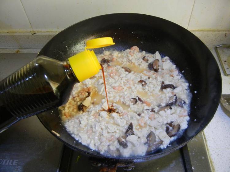香菇虾仁豆腐羹步骤13