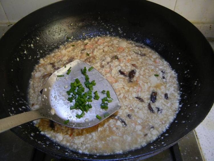 香菇虾仁豆腐羹步骤15
