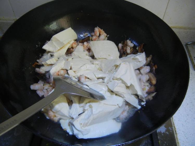 香菇虾仁豆腐羹步骤11