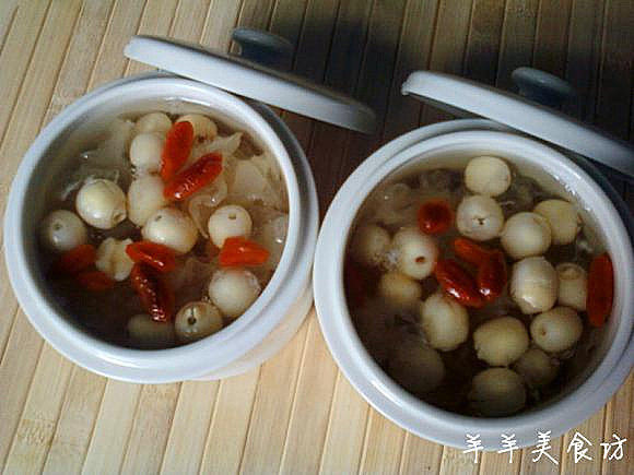 冰糖莲子银耳羹步骤13