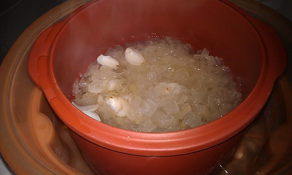 牛奶银耳羹步骤5