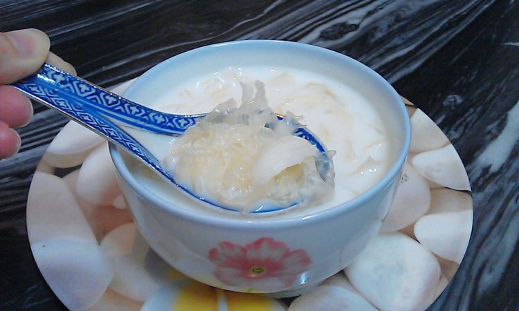 牛奶银耳羹步骤7