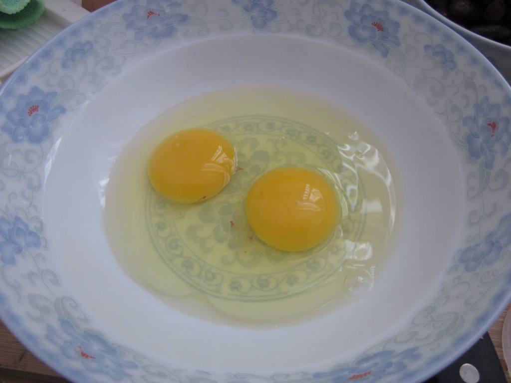 电饭锅蒸鸡蛋羹步骤1