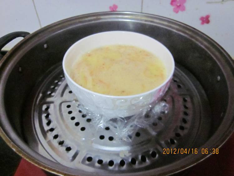 火腿虾皮鸡蛋羹步骤7