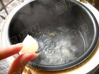 红豆南瓜银耳羹步骤5