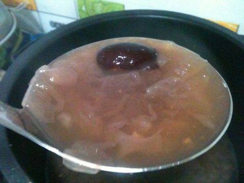 红豆红枣银耳羹步骤7