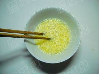牛奶香蕉蒸蛋羹步骤2