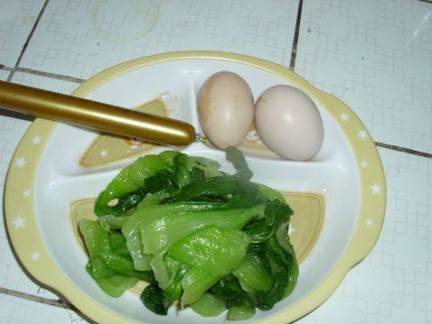 油菜火腿蒸鸡蛋羹步骤1