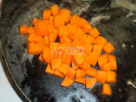 香菇胡萝卜豆腐羹步骤2