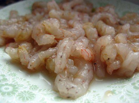 香椿虾仁鸡蛋羹(微波步骤1