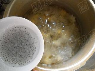 木瓜南眉银耳羹步骤8