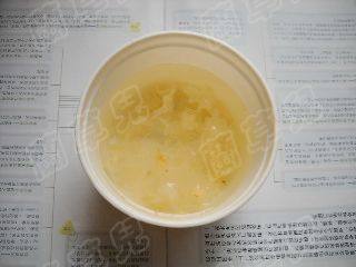 菊花薄荷银耳羹步骤2