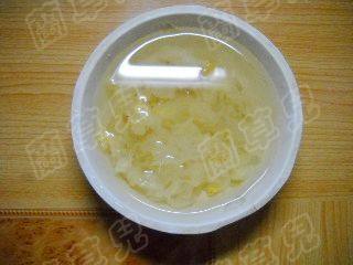 白果枸杞银耳羹步骤2