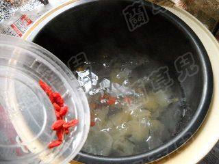白果枸杞银耳羹步骤6