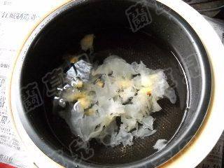 白果枸杞银耳羹步骤4